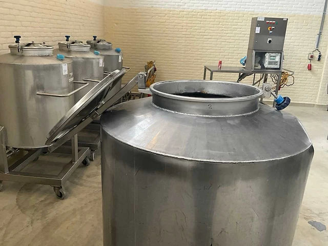 Mobiele rvs opslagtank (450liter) - afbeelding 8 van  8