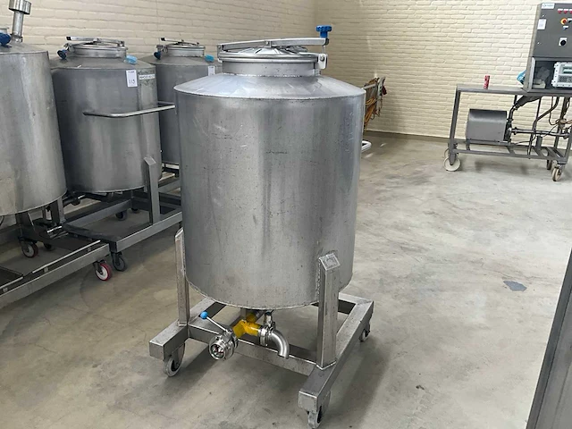 Mobiele rvs opslagtank (450liter) - afbeelding 4 van  9