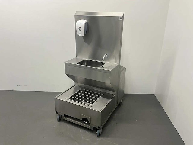 Mobiele rvs spoeltafel met close-in boiler - afbeelding 1 van  12