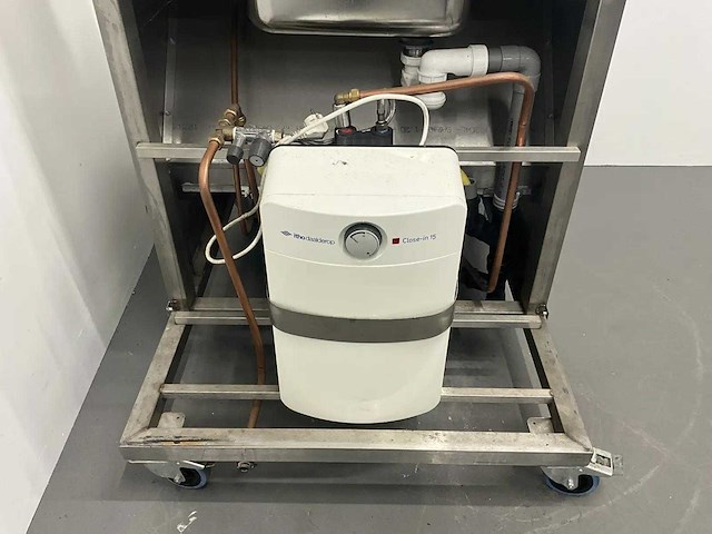 Mobiele rvs spoeltafel met close-in boiler - afbeelding 9 van  13