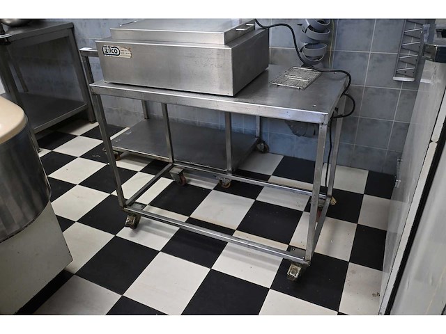 Mobiele rvs werktafel (2x) - afbeelding 1 van  3