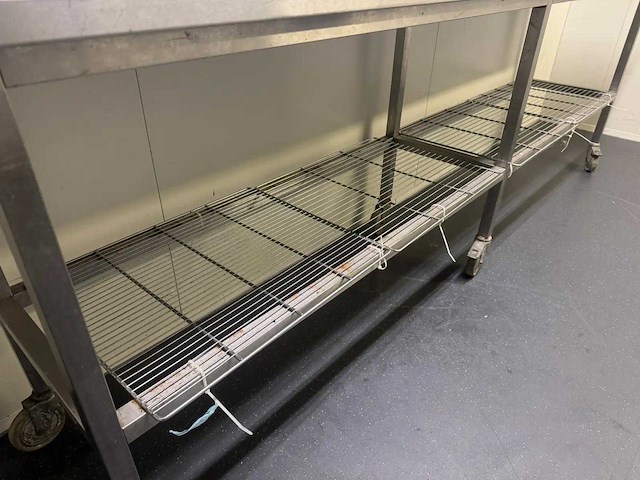 Mobiele rvs werktafel - afbeelding 3 van  6