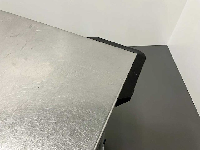 Mobiele rvs werktafel - afbeelding 4 van  6