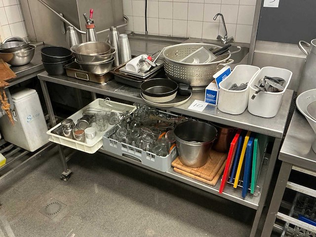 Mobiele rvs werktafel - afbeelding 1 van  5