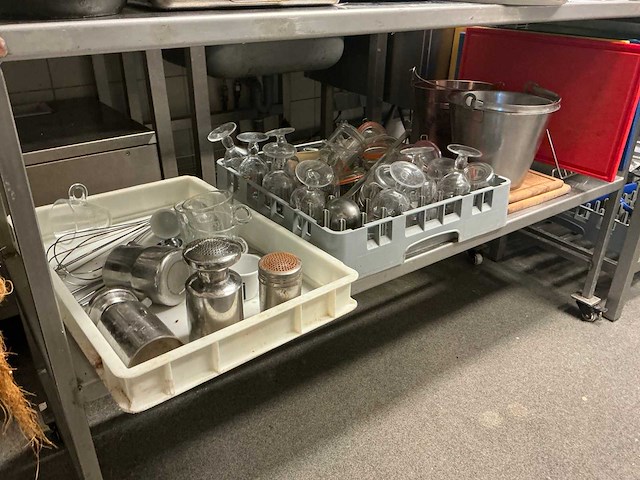 Mobiele rvs werktafel - afbeelding 3 van  5