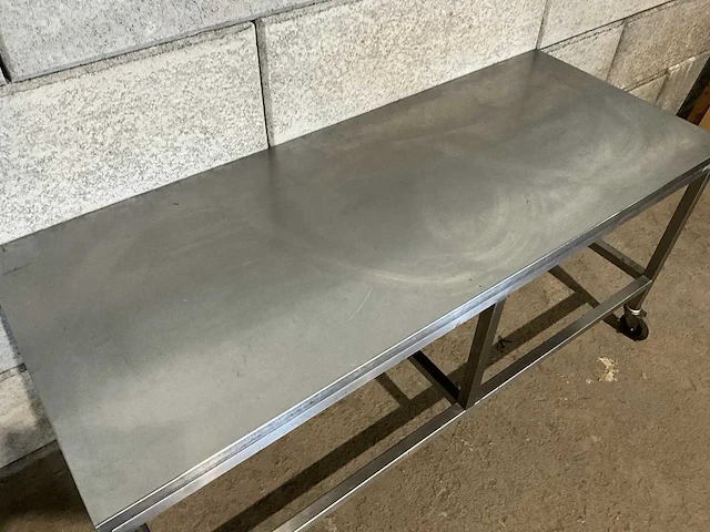 Mobiele rvs werktafel - afbeelding 5 van  6