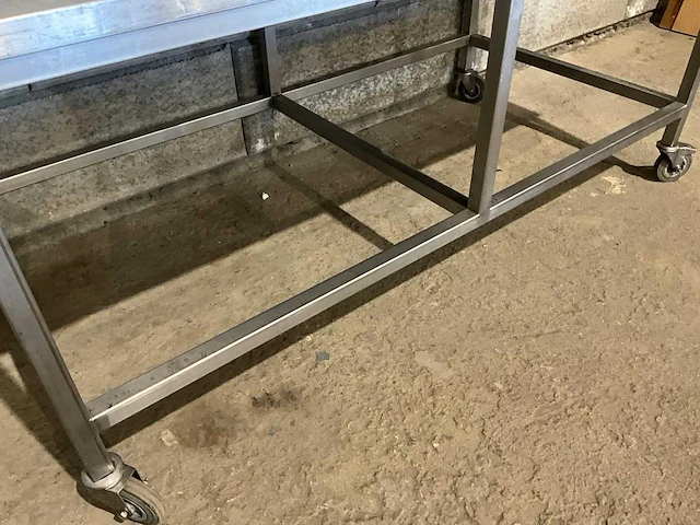 Mobiele rvs werktafel - afbeelding 5 van  6