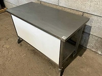 Mobiele rvs werktafel - afbeelding 2 van  6
