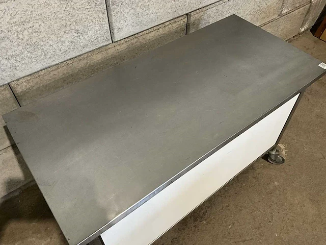 Mobiele rvs werktafel - afbeelding 5 van  6
