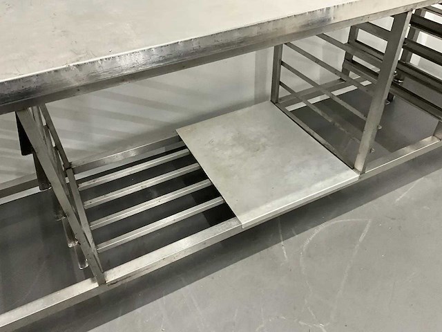 Mobiele rvs werktafel - afbeelding 7 van  8