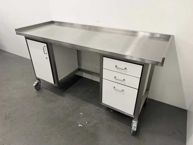 Mobiele rvs werktafel - afbeelding 1 van  8