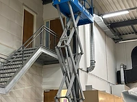 Mobiele schaarlift genie gs-2032. bouwjaar 2001. gewicht 1589 kg. gekeurd tot 2-2027. werkhoogte 790 cm onderdeel van combinatiekavel combinatiekavel van mobiele schaarlift genie en aanhanger anssems met oprijplaten. kavels m012 en m013 - afbeelding 8 van  8