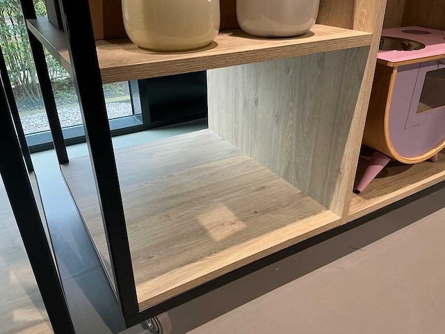 Mobiele showroom stelling - afbeelding 6 van  7