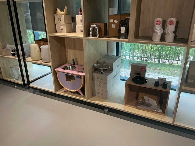 Mobiele showroom stelling - afbeelding 4 van  7