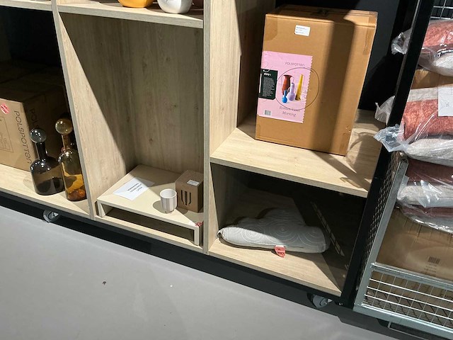 Mobiele showroom stelling - afbeelding 3 van  7