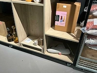 Mobiele showroom stelling - afbeelding 2 van  3