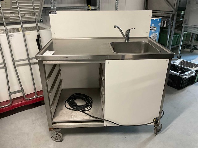 Mobiele spoeltafel - afbeelding 1 van  5