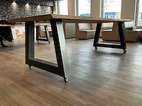 Mobiele tafel met boomstamblad - afbeelding 4 van  4