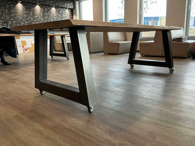 Mobiele tafel met boomstamblad - afbeelding 4 van  5