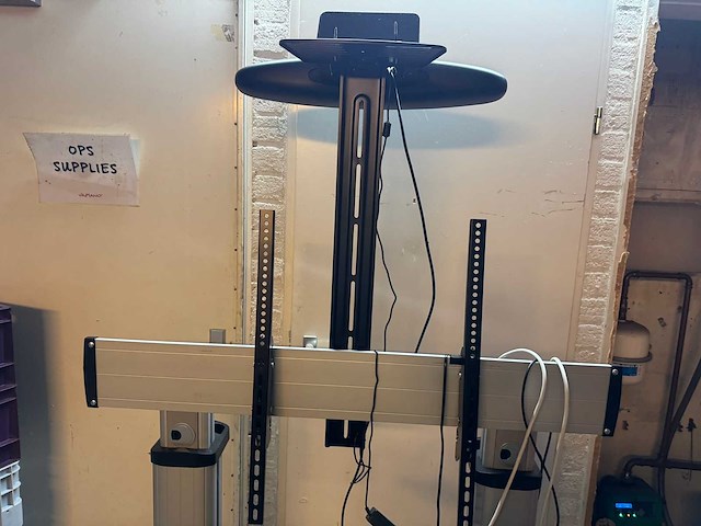 Mobiele tv standaard met camera - afbeelding 3 van  6