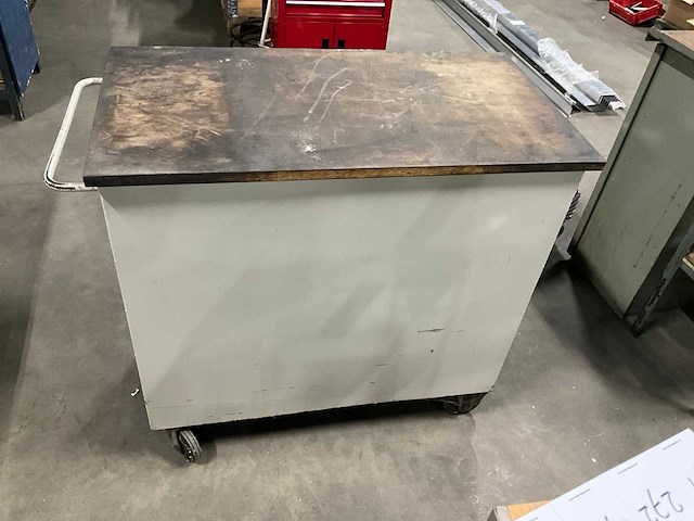 Mobiele vloeistoftrolley - afbeelding 1 van  3