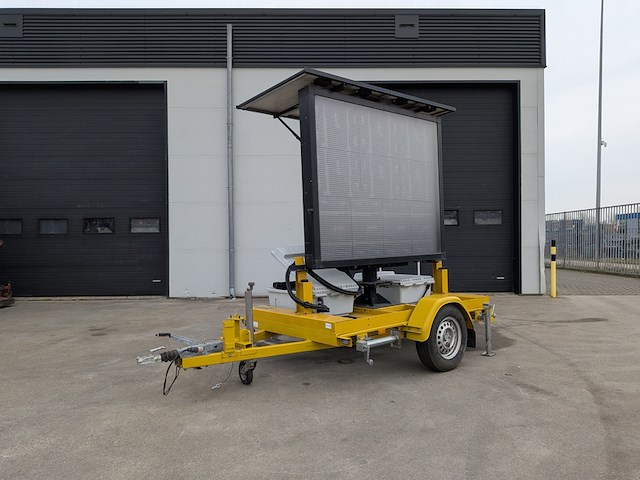 Mobiele vms-aanhangwagen, peters, p1, 2014, (variable message sign) - afbeelding 1 van  22
