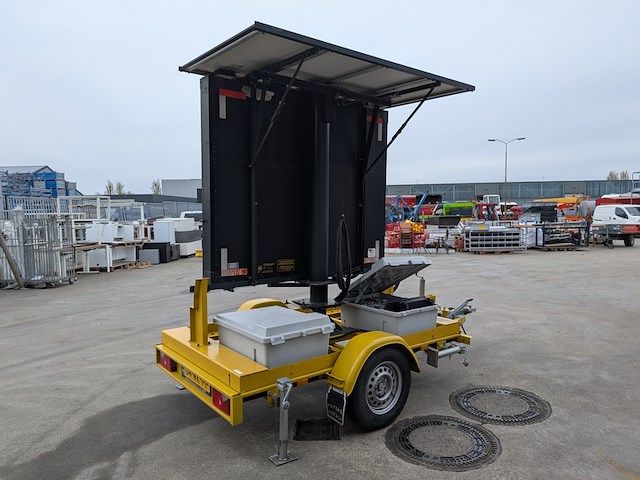 Mobiele vms-aanhangwagen, peters, p1, 2014, (variable message sign) - afbeelding 18 van  22