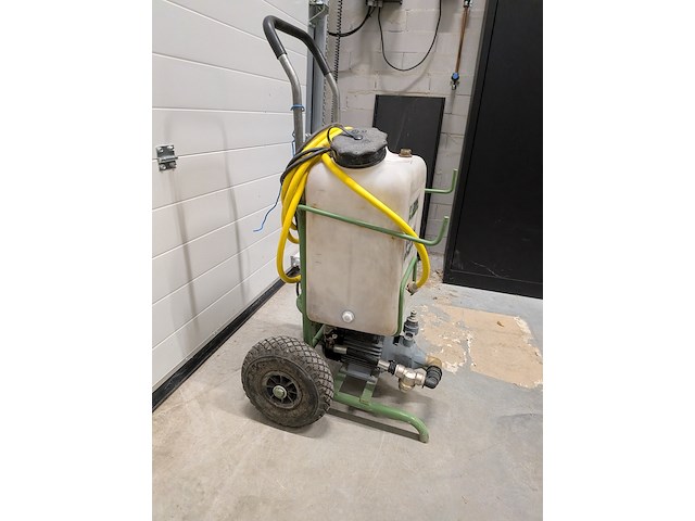 Mobiele watertank met pomp - afbeelding 3 van  4