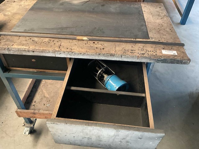 Mobiele werkbank met bankschroef - afbeelding 2 van  3