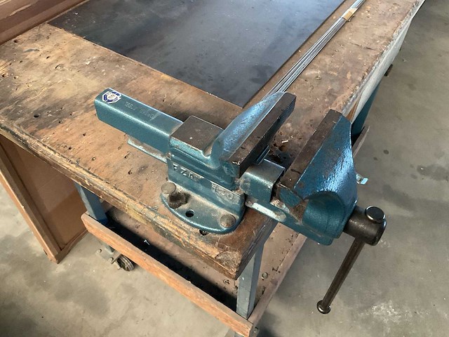 Mobiele werkbank met bankschroef - afbeelding 3 van  3