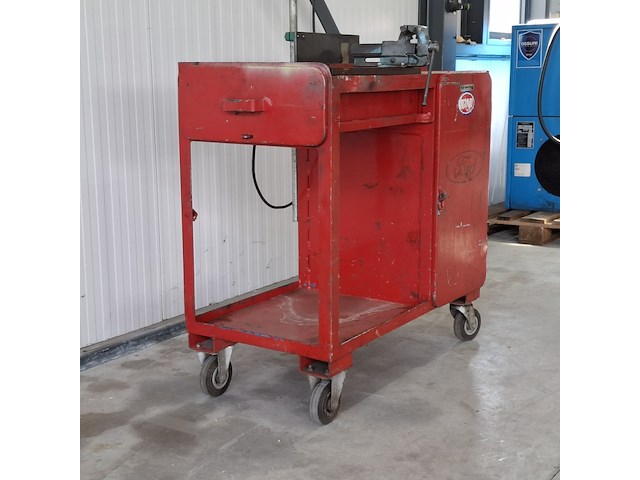 Mobiele werkbank met bankschroef - afbeelding 9 van  12
