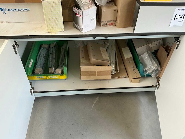 Mobiele werkbank met bevestigingsmiddelen - afbeelding 5 van  6