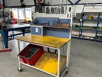 Mobiele werkbank met boren - afbeelding 1 van  8