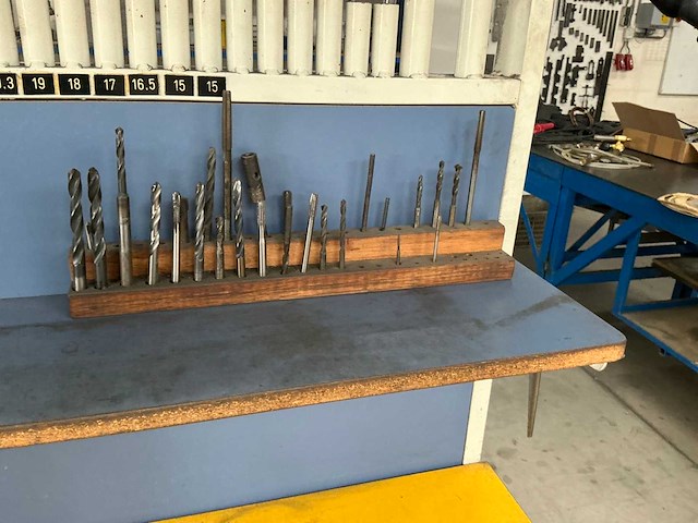 Mobiele werkbank met boren - afbeelding 3 van  8