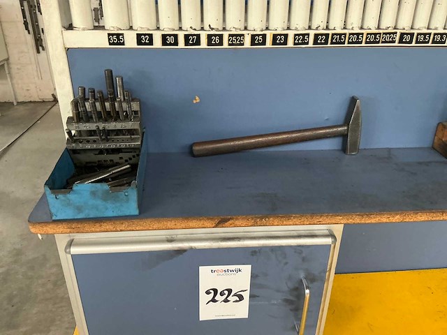 Mobiele werkbank met boren - afbeelding 4 van  8