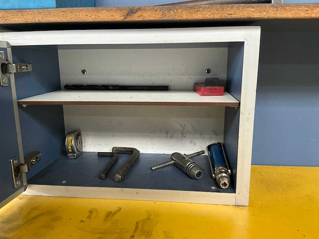 Mobiele werkbank met boren - afbeelding 6 van  8