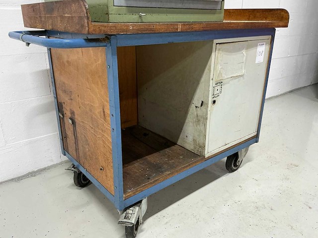 Mobiele werkbank met inhoud - afbeelding 2 van  4