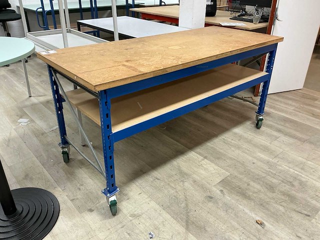 Mobiele werkplaatstafel - afbeelding 1 van  4