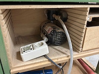 Mobiele werktafel met diverse gereedschappen - afbeelding 3 van  12