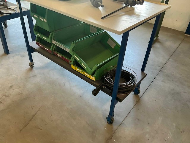 Mobiele werktafel - afbeelding 2 van  2