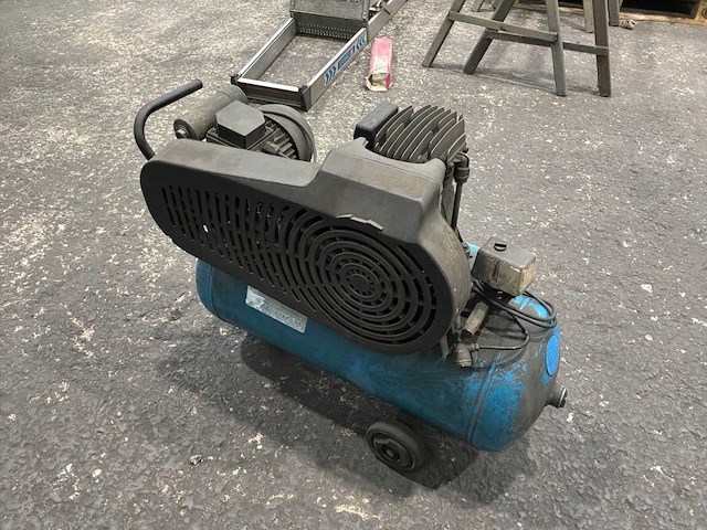 Mobiele zuigercompressor - afbeelding 2 van  10