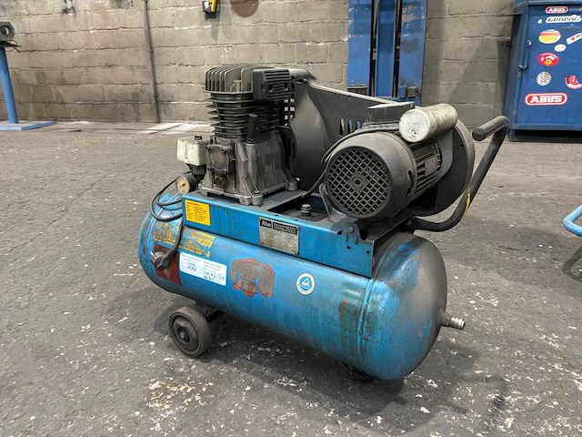 Mobiele zuigercompressor - afbeelding 4 van  10
