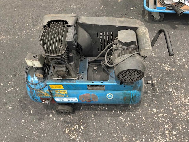 Mobiele zuigercompressor - afbeelding 9 van  10