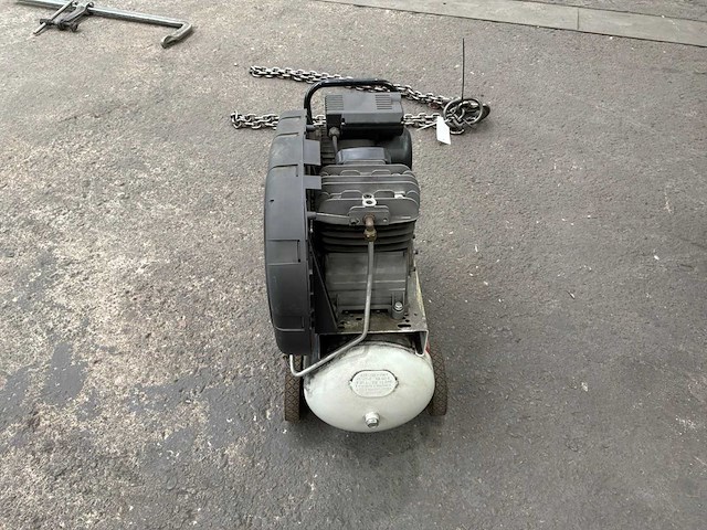 Mobiele zuigercompressor - afbeelding 7 van  8