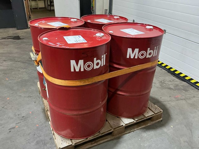 Mobil 600xp220 200 liter gearolie (4x) - afbeelding 6 van  8