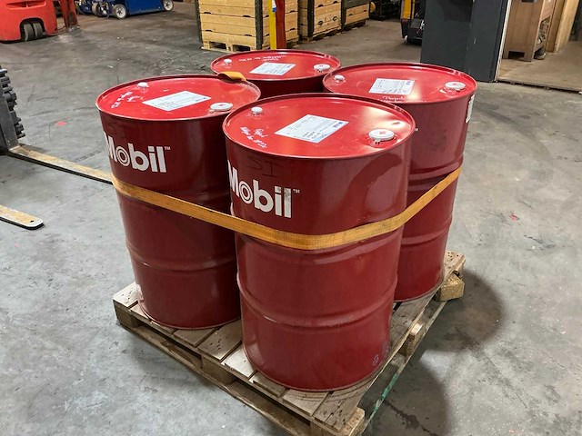 Mobil 600xp220 200 liter gearolie (4x) - afbeelding 7 van  8