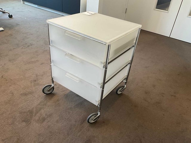 Mobil kartell ladekast - afbeelding 2 van  3