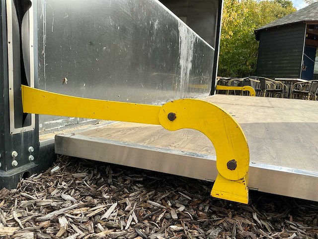 Mobilchef ingerichte mobiele snackbar / container-snackbar - afbeelding 7 van  40