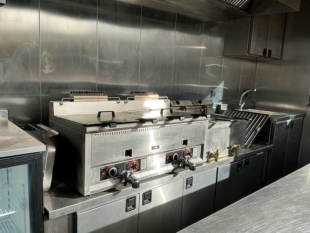 Mobilchef ingerichte mobiele snackbar / container-snackbar - afbeelding 8 van  40