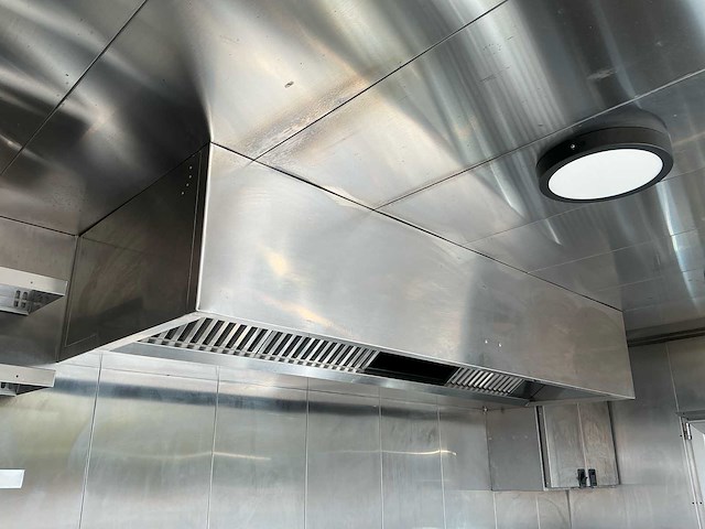 Mobilchef ingerichte mobiele snackbar / container-snackbar - afbeelding 9 van  40